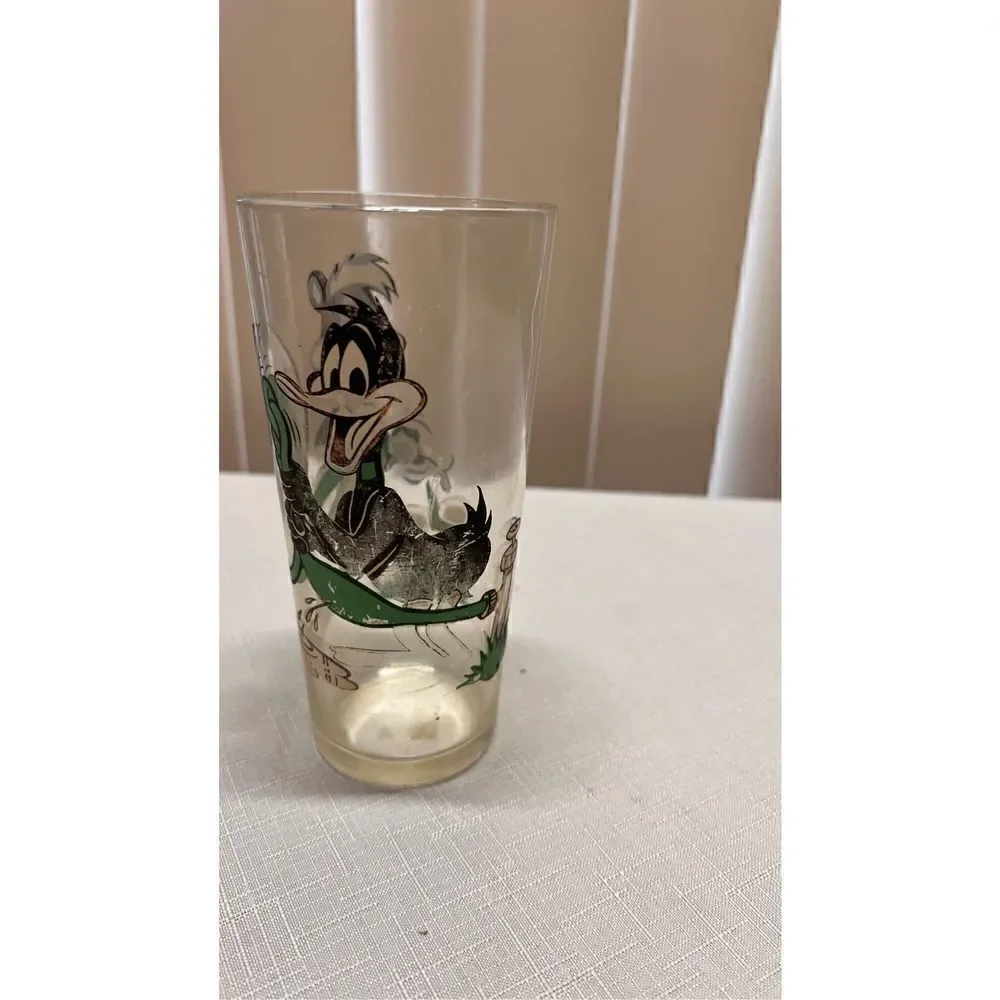 VINTAGE 1973 PEPE LE PEW PEPSI CLASS COLLECTOR SERIES COKE A COLA LOONEY TOONS